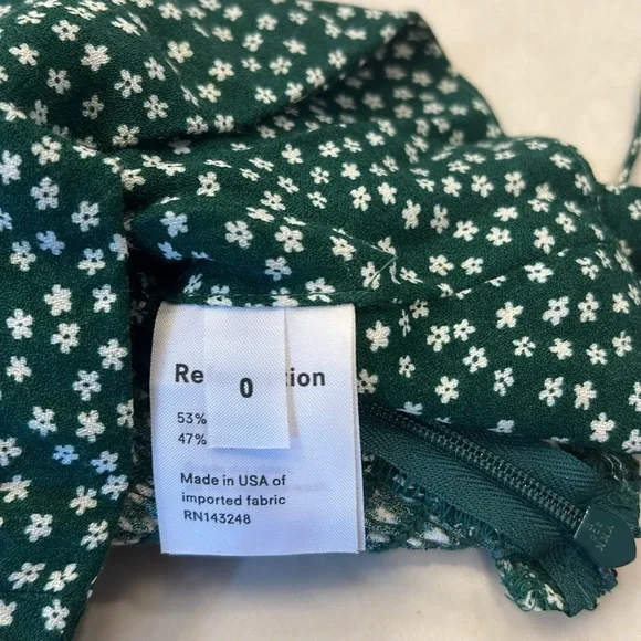 Reformation Meyer top in  Color Green Wyoming‎ - Picture 7 of 10